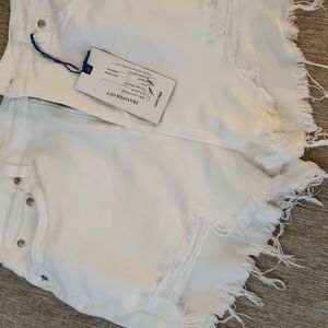 Love Tree | White shorts nwt